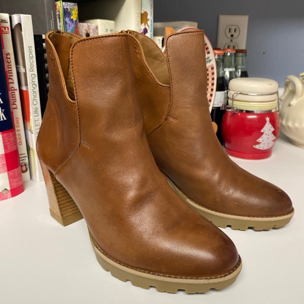 Diba True Brown Leather Wood Heel Shoe/Boots Women’s Size 9